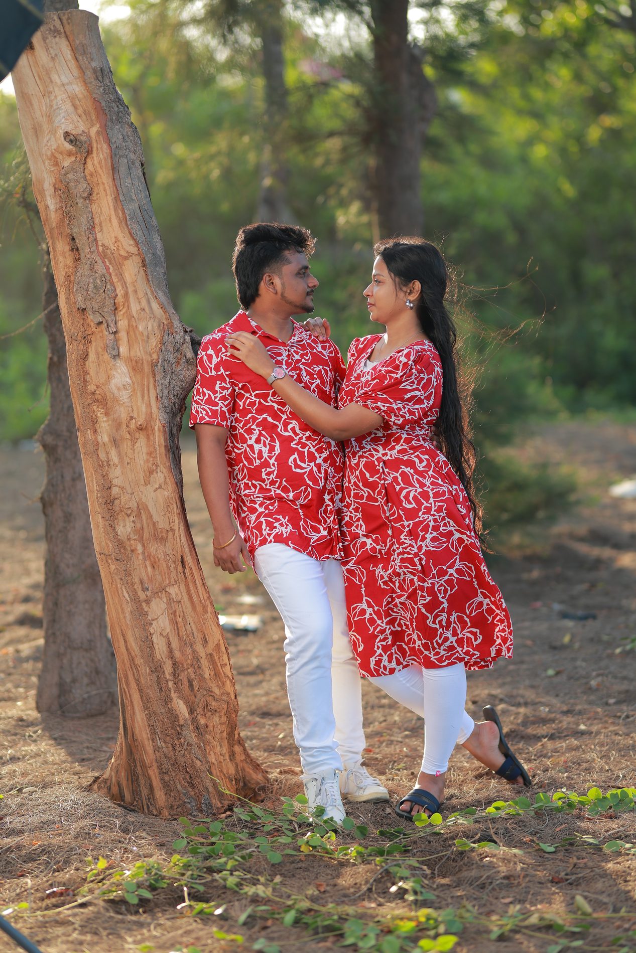 Venkatesh and Brindha running together on the sand